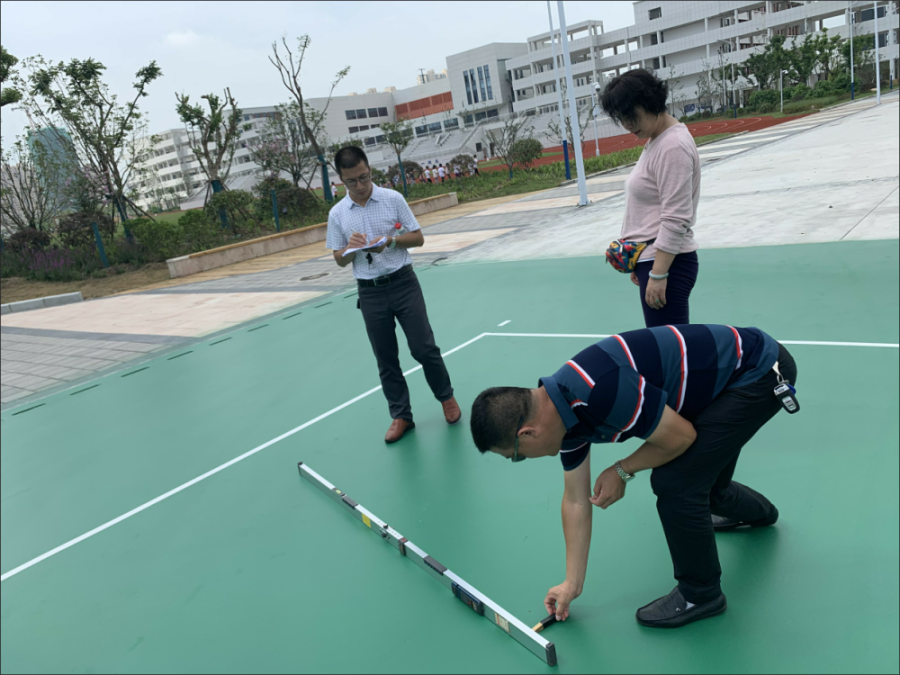 透气型运动场