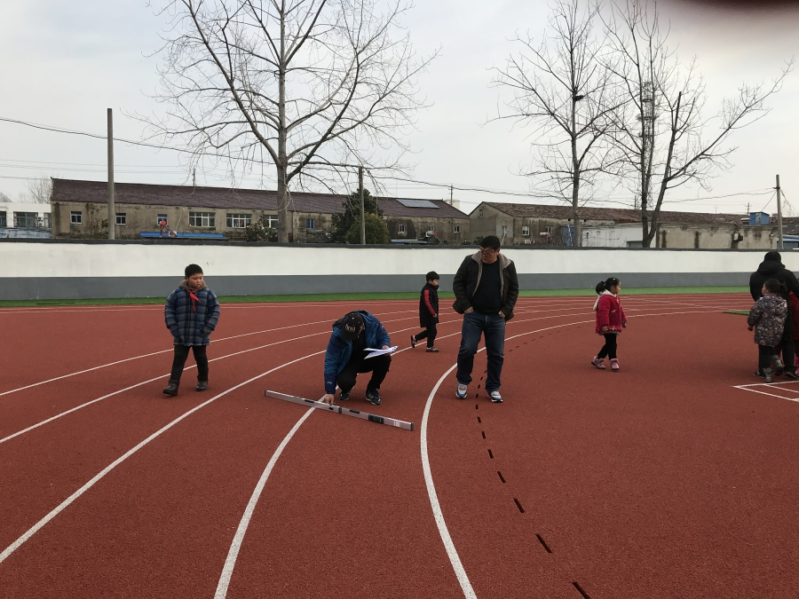 淮安市凌桥乡中心小学200米运动场通过中国教育装备委员会验收